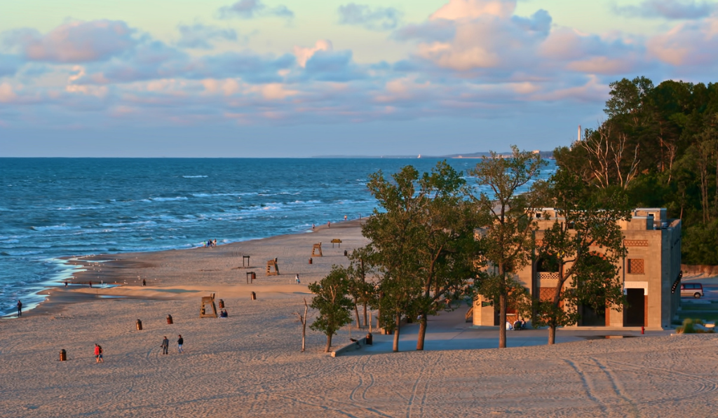 Chesterton is located at the entrance of the Indiana National Lakeshore and the Indiana Dunes National Park