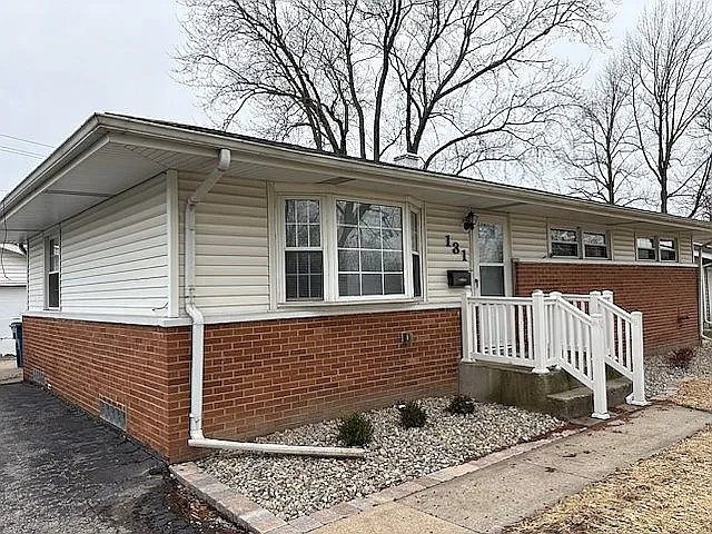 131 Crestview Ln Crown Point IN 46307