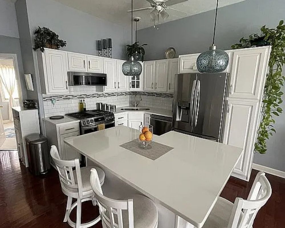 20 Northshore Drive, La Porte, IN 46350