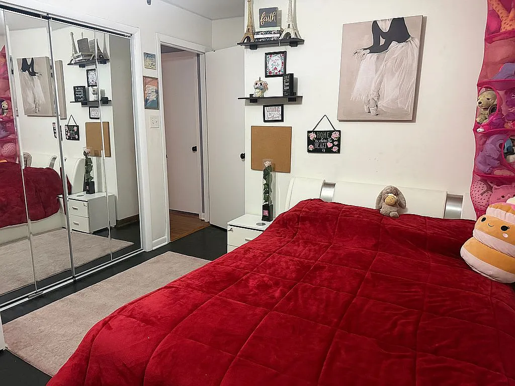 2524 James Dr. Dyer, IN 46311